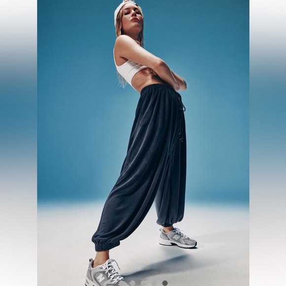 Free people movement, black momentum, balloons pants size XS - Picture 4 of 8